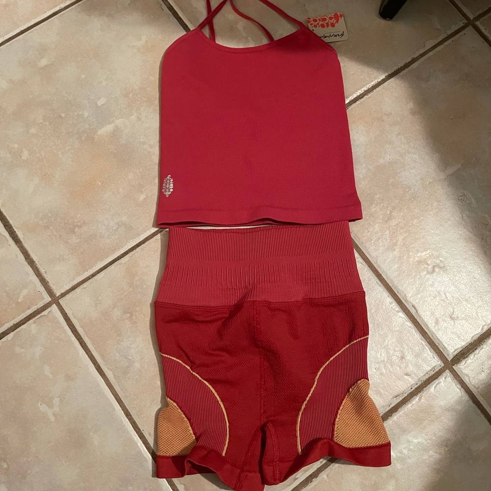 NWT | FP MOVEMENT WORKOUT SET!